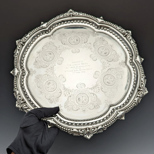 1903年 英国アンティーク 純銀製サルヴァ トレイ 直径32cm 824g GOLDSMITHS & SILVERSMITHS